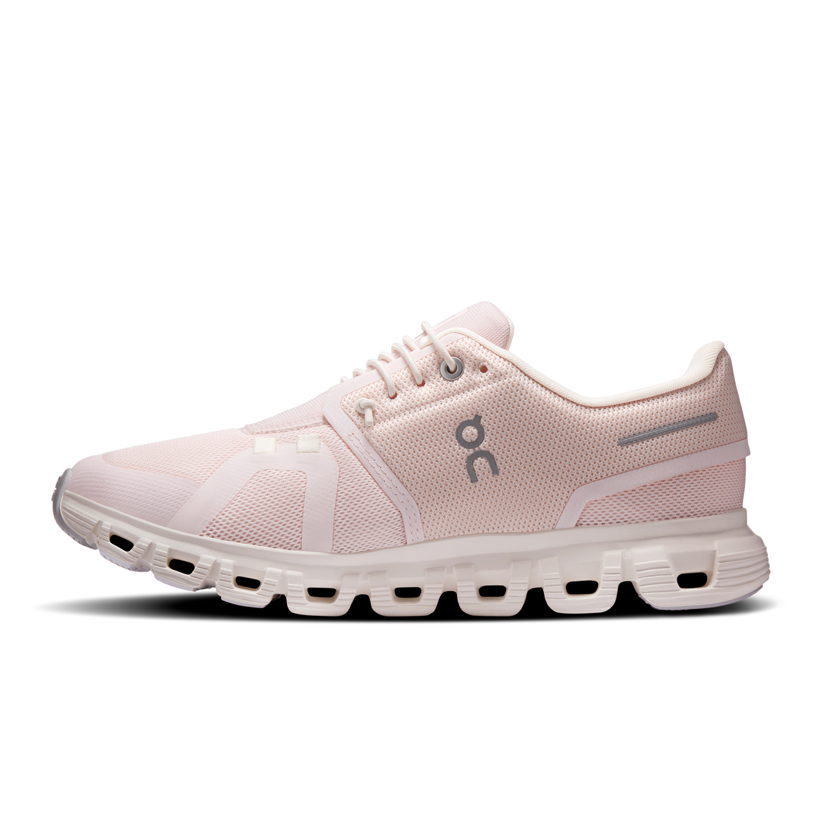 On Running Women's Cloud 6 in Salt/Gardenia